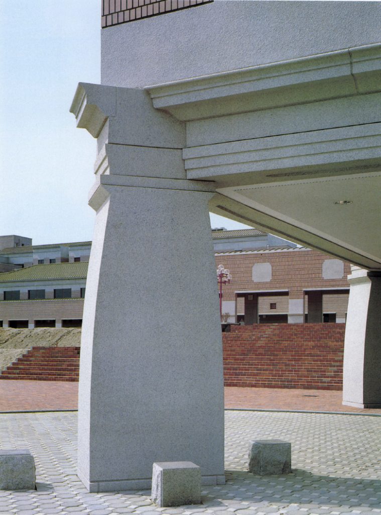 Naniwa Junior college, Itami Campus / Sakakura Associates architects and engineers