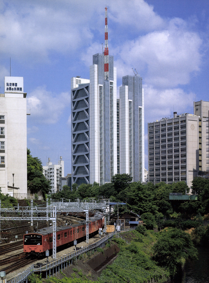 Century Tower / Foster Associates / Obayashi  Corporation